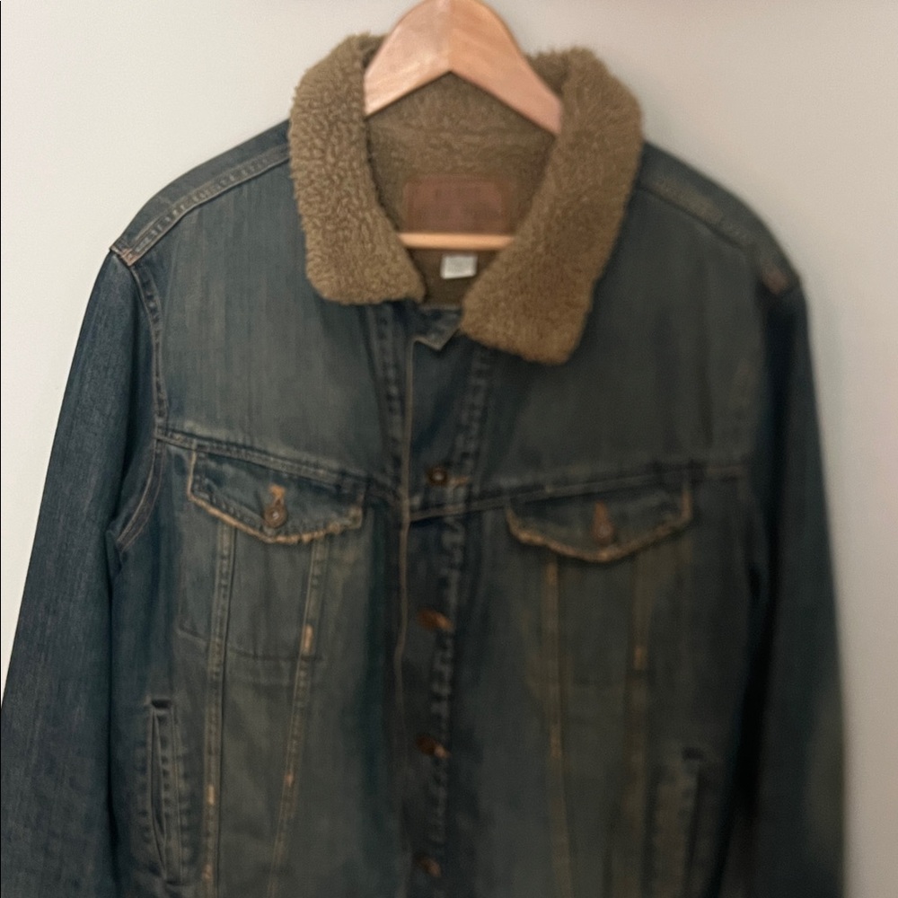 Old Navy Men's Dark Denim Jacket with Sherpa Collar old school